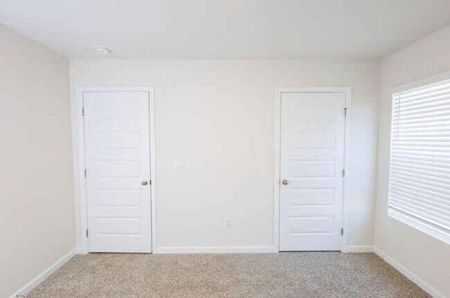 Building Photo - MOVE IN SPECIAL-Beautiful home available for rent