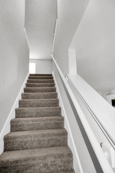 Building Photo - 15520 Taylorcrest Dr