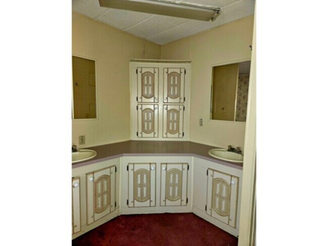 Building Photo - 649-95a Hwy 95A N