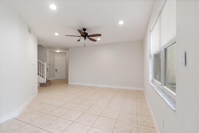 Building Photo - 2916 Deer Creek Country Club Blvd