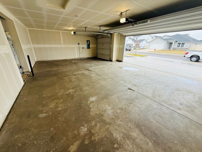 Building Photo - Brand New 4 Bedroom Home for Rent in SW Meridian!