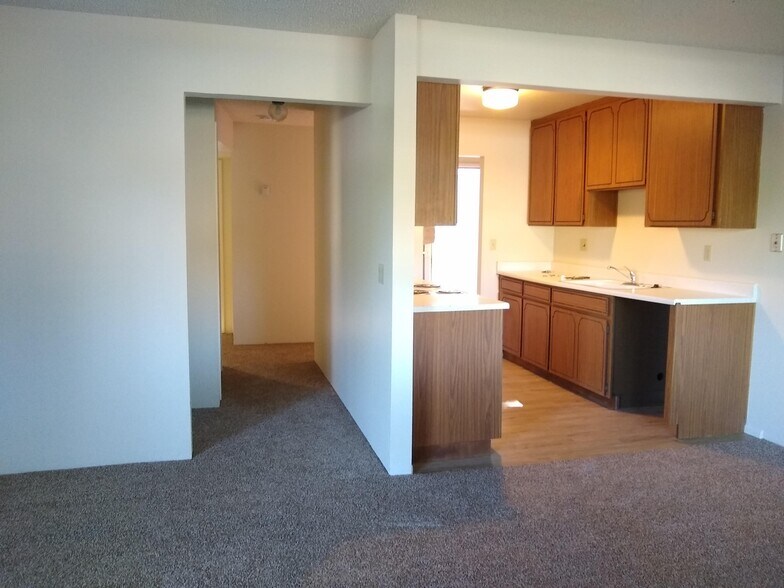 Kitchen and hallway - 1960 S Dora St