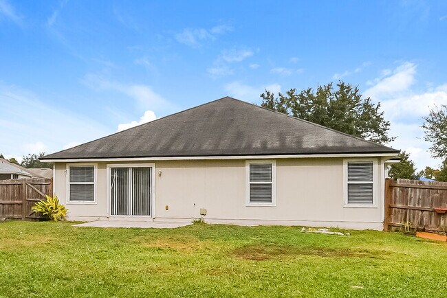 Building Photo - 3290 Silverado Cir