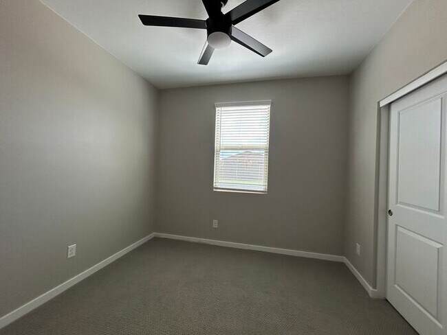 Building Photo - 4473 Suncup Dr