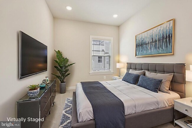 Building Photo - 7355 Mountaineer Dr