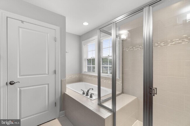 Building Photo - 945 Kayley Dr