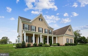 Building Photo - 14673 Falconaire Pl