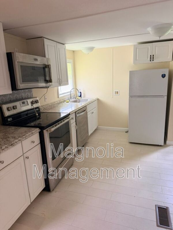 Building Photo - 209 Gillburg Estates Ct
