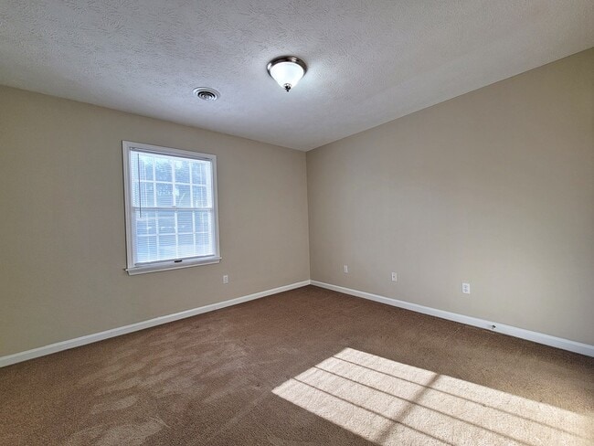 Building Photo - 316 Jones Ln