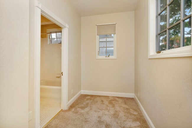 Building Photo - 1236 Sherman St