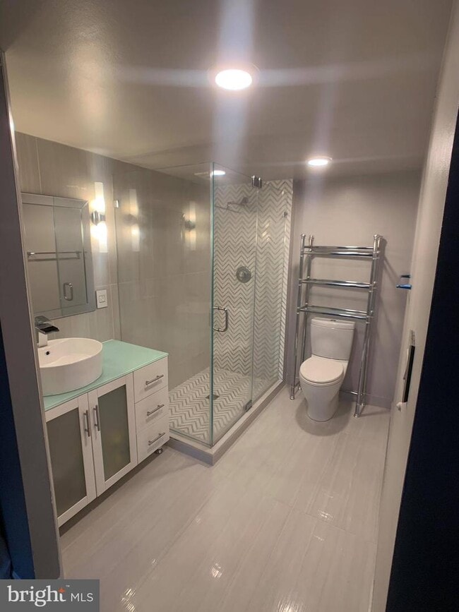 Building Photo - 4500 S Four Mile Run Dr