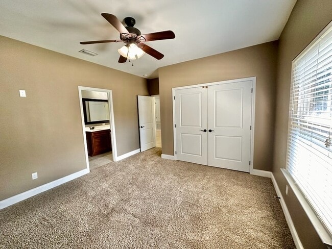 Building Photo - 209 Coral Dr SW