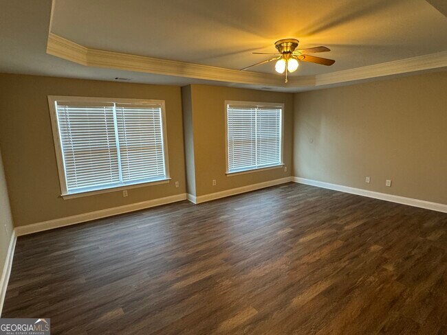 Building Photo - 7411 Redbud Loop