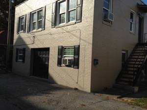 Building Photo - 704 10th Ave