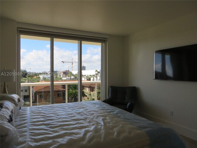 Building Photo - 9595 Collins Ave