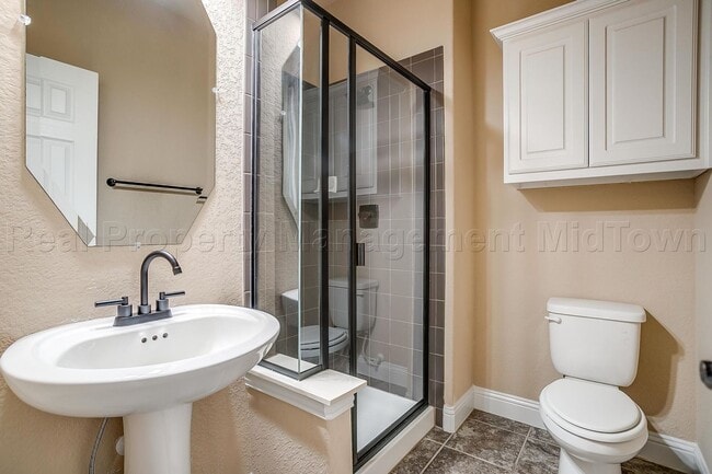 Building Photo - 2911 Pino-