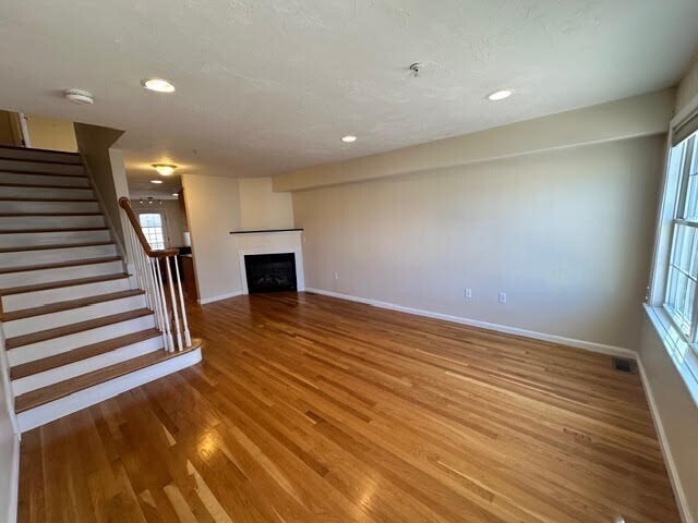 Building Photo - 47 Alder St