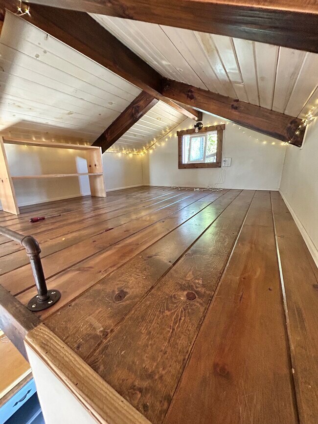 Building Photo - 754 Glencoe Dr