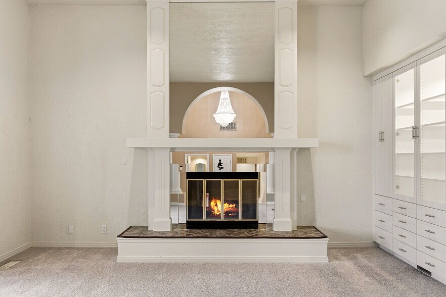 Building Photo - 9706 Tanoan Dr NE