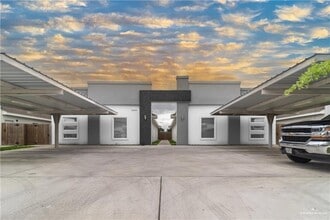 Building Photo - 16 S Colt Ln