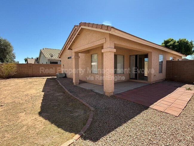 Building Photo - 3454 E Juanita Ave