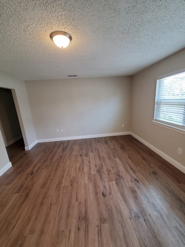 Building Photo - 1166 N Texas 78 Business