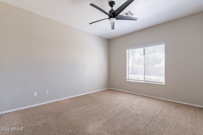 Building Photo - 1245 E San Carlos Way