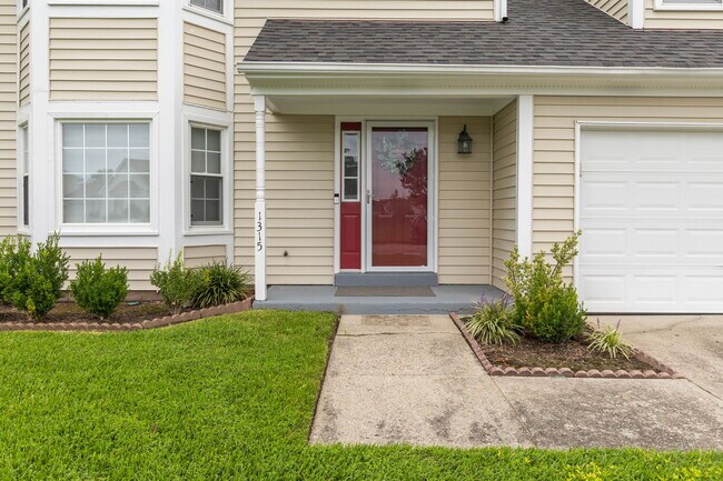 Building Photo - 1315 Copper Stone Cir