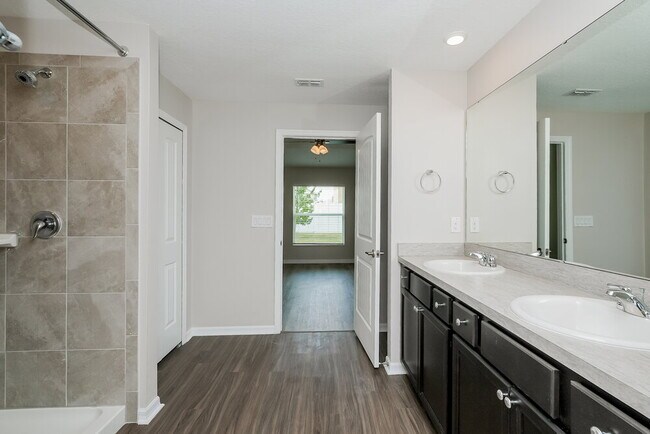 Building Photo - 10221 Carp Holw Rd