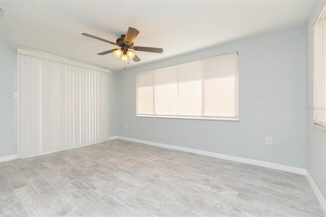 Building Photo - 12814 Kings Manor Ave