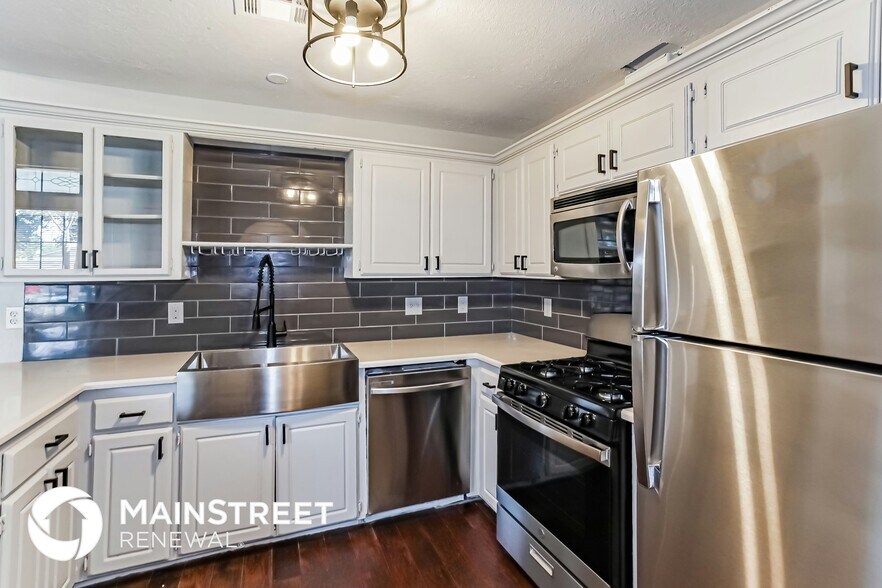 Building Photo - 3004 SW 124th St