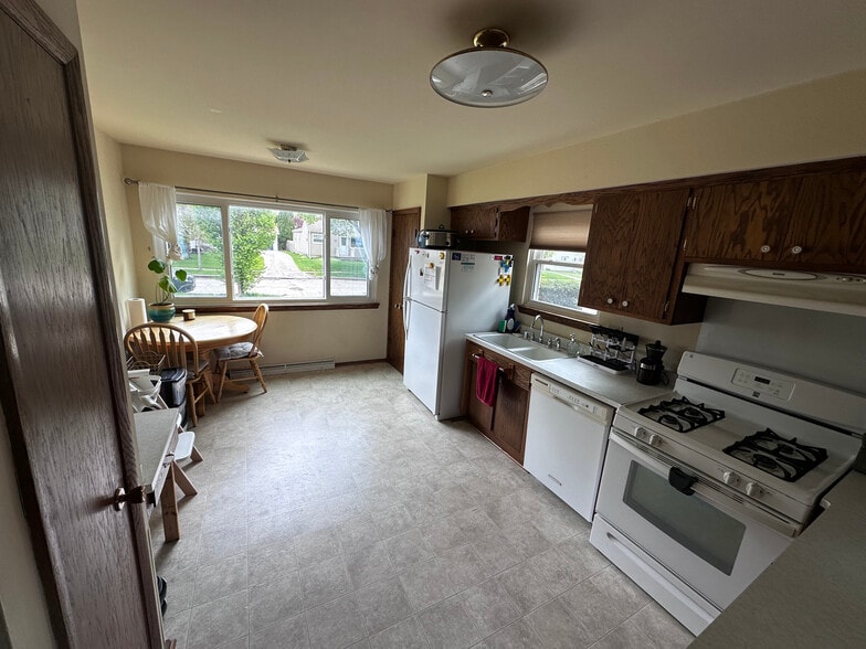 Kitchen - 3655 S 90th St