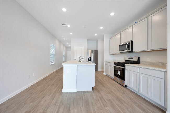 Building Photo - 16632 Aurora St