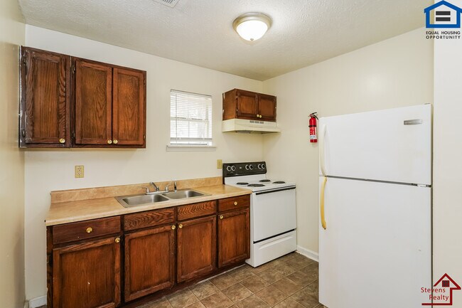 Building Photo - 824 Bybee Branch Rd