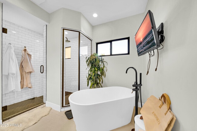 Building Photo - 6139 N 31st Ct