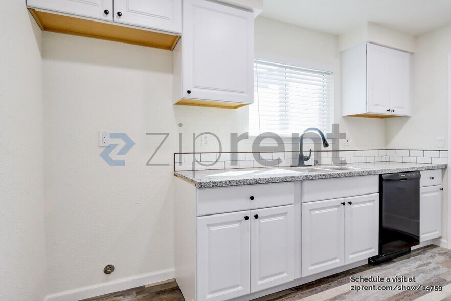 Building Photo - 6102 Templeton Dr