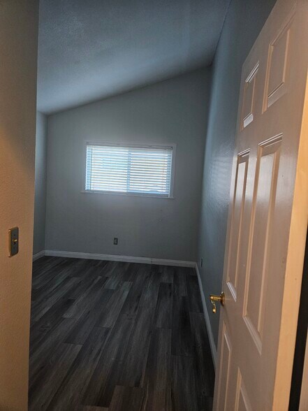 bedroom 1 - 4195 Kingsley St