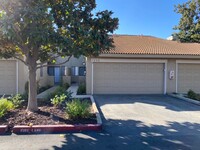 Building Photo - Two bedroom condo in Gated Community with ...