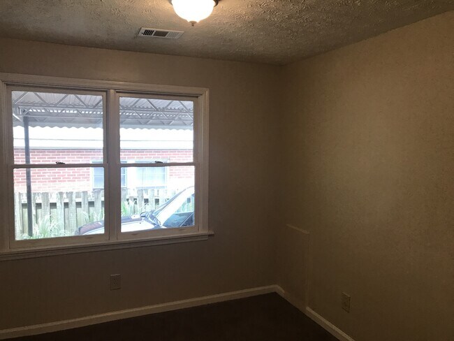 Building Photo - ***ON HOLD**3 Bedroom / 1 Bathroom Home for Rent in Columbus, GA***