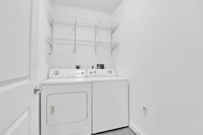 Building Photo - 300 S Australian Ave