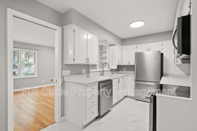 Building Photo - 1222 S 118th St