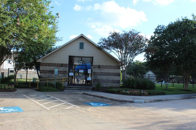 Building Photo - 18019 Oak Orchard Lane