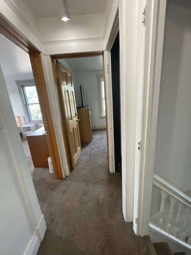 Building Photo - 841 E University Ave