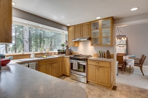 Building Photo - Charming Lynnwood/Bothell area Home For Rent with large 1/2 acre lot Available June!