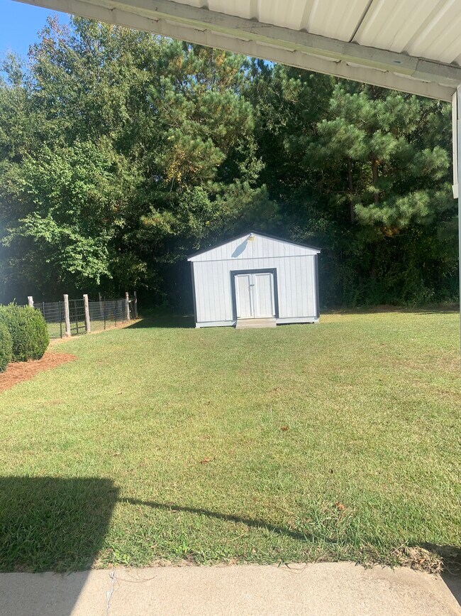 Building Photo - 15012 State Hwy 96