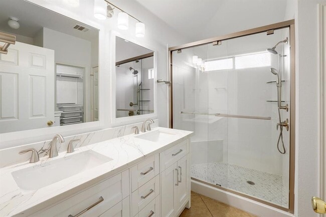 Building Photo - 2728 Breezy Point Cove