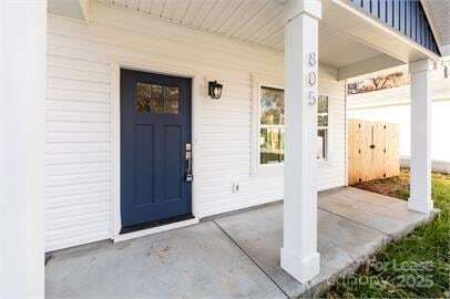 Building Photo - 805 Rodey Ave