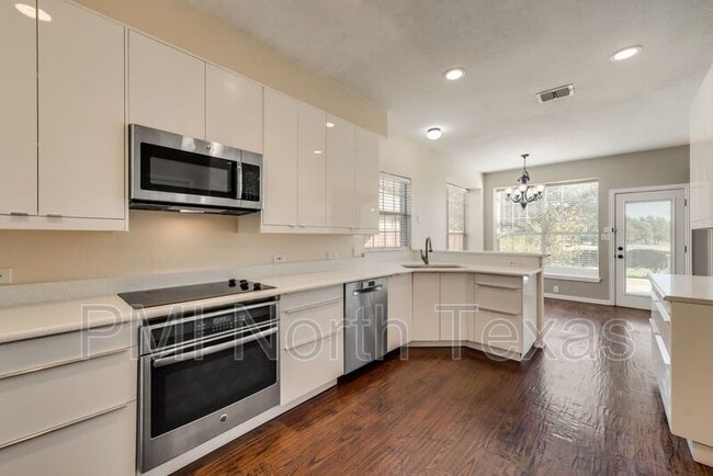 Building Photo - 6000 Charleston Dr