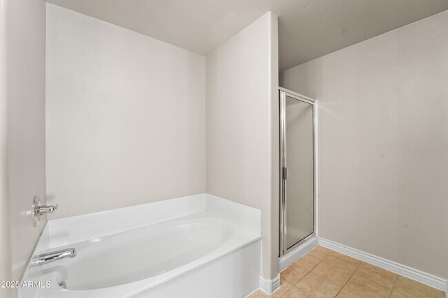 Building Photo - 5350 E Deer Valley Dr