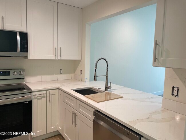 Building Photo - 3111 Sea Hawk Dr